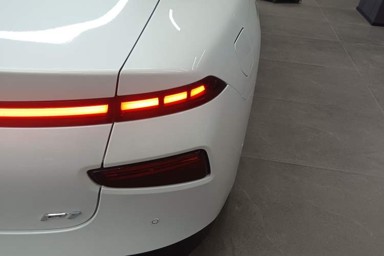 Used XPeng P7 2022 670N+