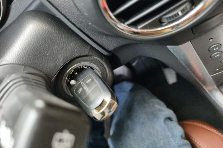 Used Opel Antara 2012 2.4L Two-Wheel-Drive Comfort Edition