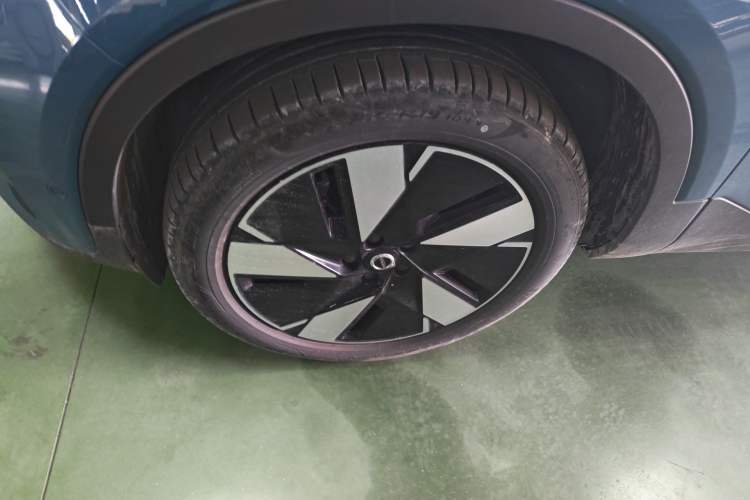 Used Volvo C40 2024 Long-Range PRO Version
