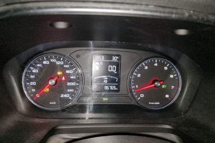 Used Roewe RX5 2016 20T Two-Wheel Drive Automatic Internet Smart Edition
