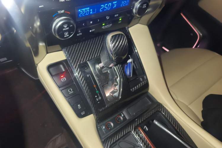 Used Toyota Alphard 2015 3.5L Luxury Edition
