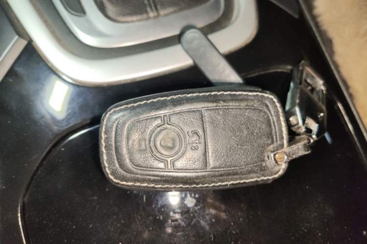 Used Ford Edge 2018 EcoBoost 245 Two-Wheel-Drive Platinum Edition 5 Seats Vehicle Key