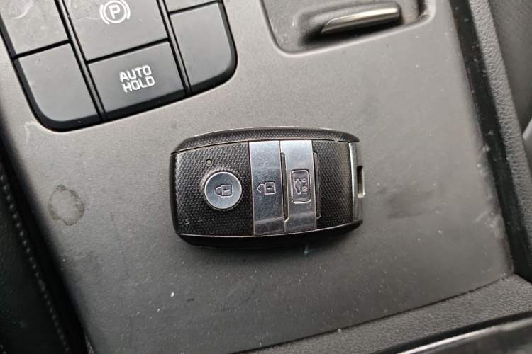 Used Kia K5 New Energy 2018 2.0L Smart Enjoyment Version Vehicle Key