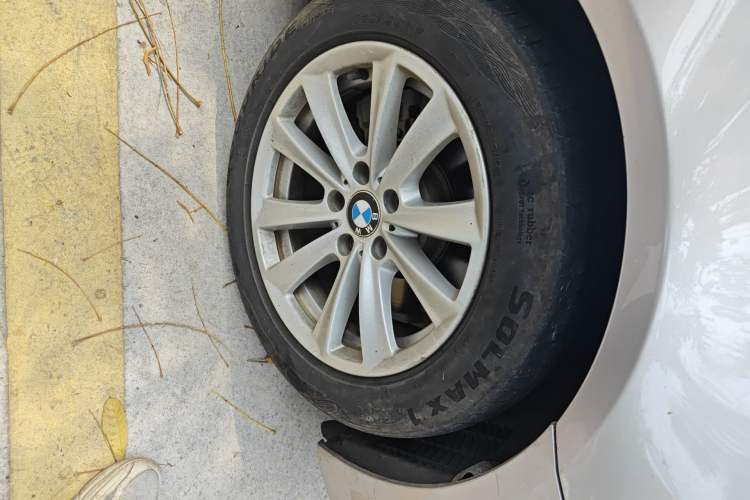 Used BMW 5 Series 2014 520Li Elegant Model
