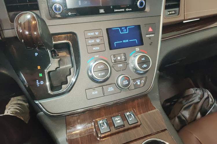 Used Toyota Sienna (Parallel Import) 2018 3.5L Four-Wheel Drive Limited 7-Seater Canadian Version
