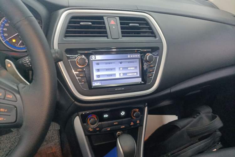 Used Suzuki S-Cross 2015 1.4T Automatic Two-Wheel Drive Prestige Model
