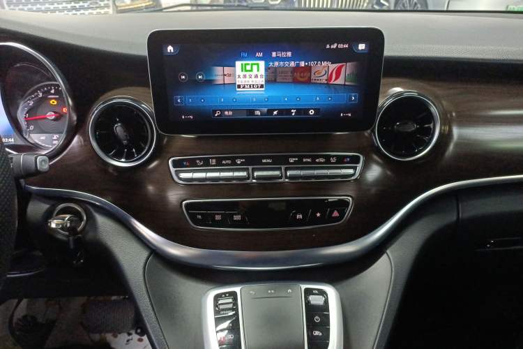 Used Mercedes-Benz V-Class 2021 V 260 Avantgarde Edition
