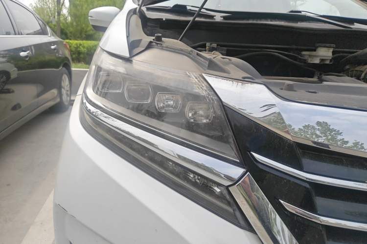 Used Honda Elysion 2016 2.4L Luxury Edition Right Front Headlight