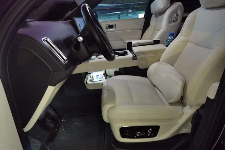 Used Li Auto L8 2025 Max Smart Refresh Edition
