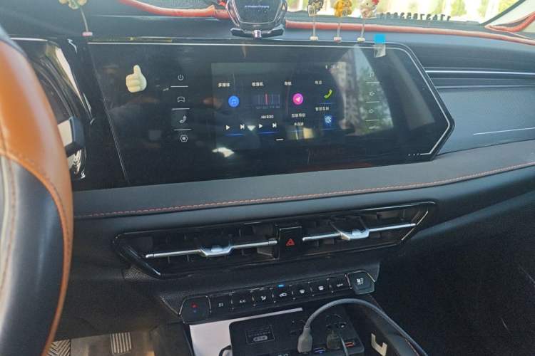 Used CHANGAN OSHAN X7 PLUS 2022 1.5T Manual Luxury Version
