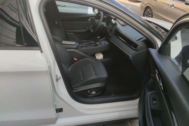 Used Lynk & Co 03 2023 1.5TD DCT JingPro
