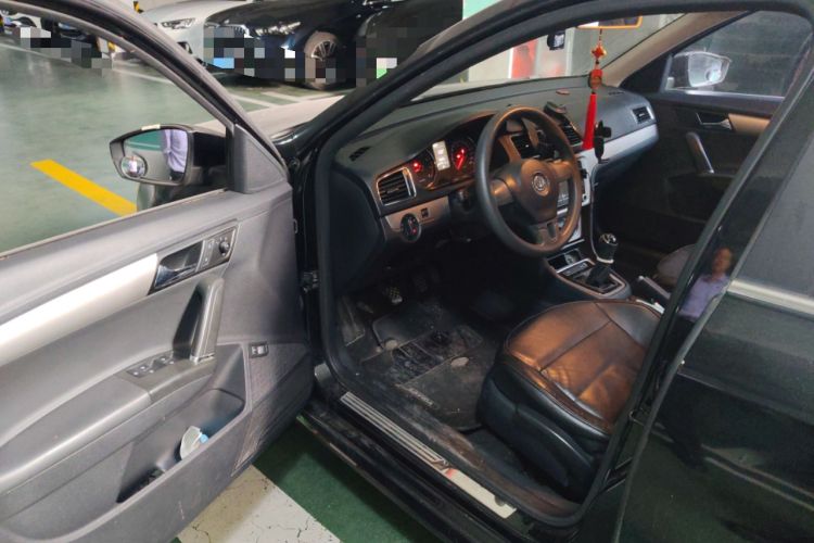 Used Volkswagen Lavida 2013 1.6L Manual Comfort Edition