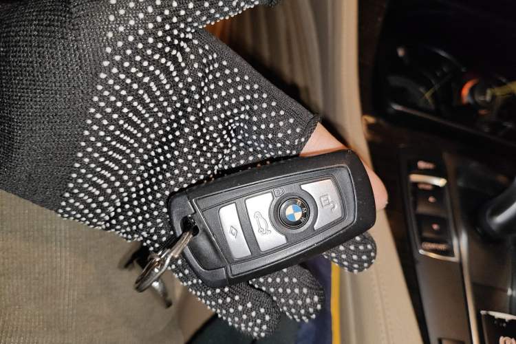 Used BMW 5 Series 2012 530Li Leading Model