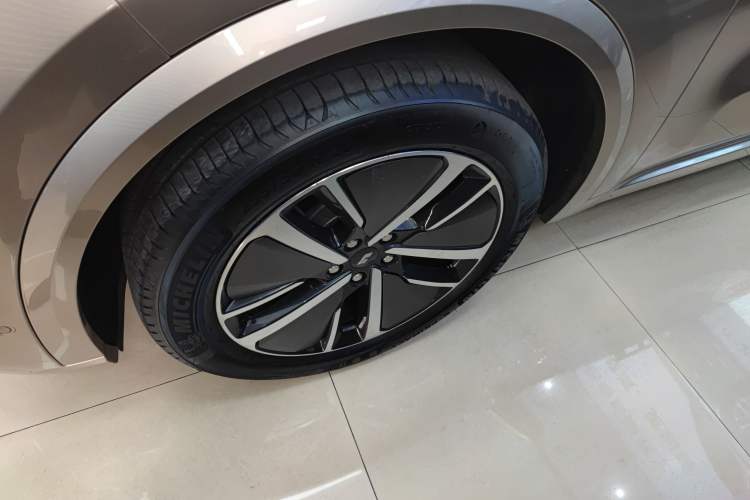 Used Li Auto L8 2024 Pro Model
