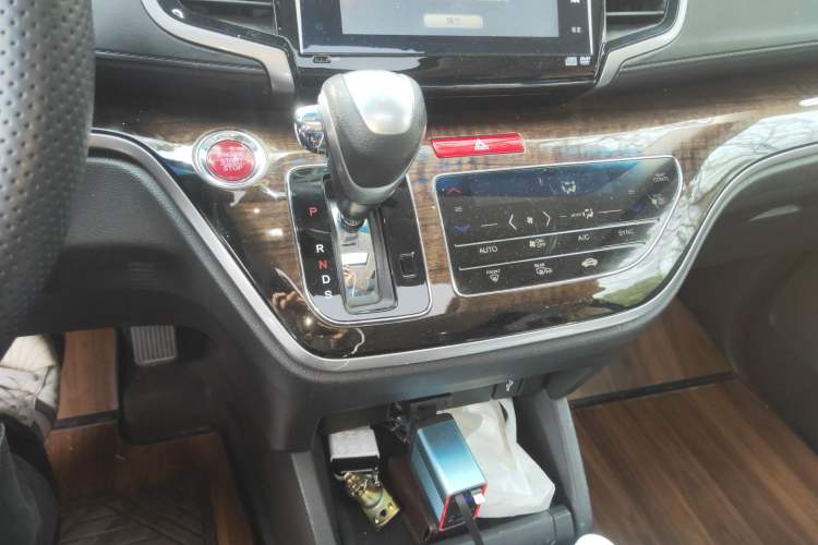 Used Honda Odyssey 2015 Revised Version 2.4L Supreme Edition
