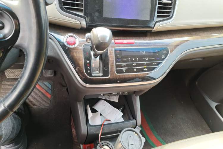 Used Honda Odyssey 2015 Updated Version 2.4L Smart Edition