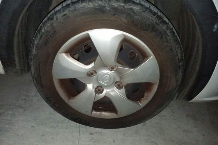 Used Baojun 310 2016 1.2L manual Comfort trim level Right Front Wheel Hub