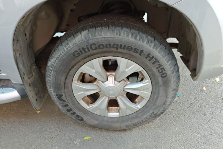 Used Isuzu D-MAX 2019 2.5T Two-Wheel Drive Manual Navigation Version China VI JE4D25Q6A
