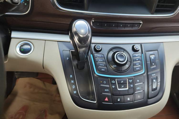 Used Buick GL8 2015 2.4L Luxury Business Premium Edition