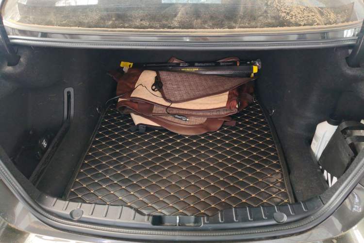 Used BMW 5 Series 2017 525Li Luxury Design Package Trunk