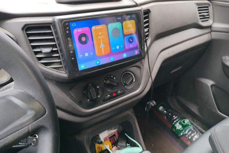 Used Wuling Hongguang V 2022 1.5L Jingqu Edition Electric-Assist LAR Audio And AC Panel