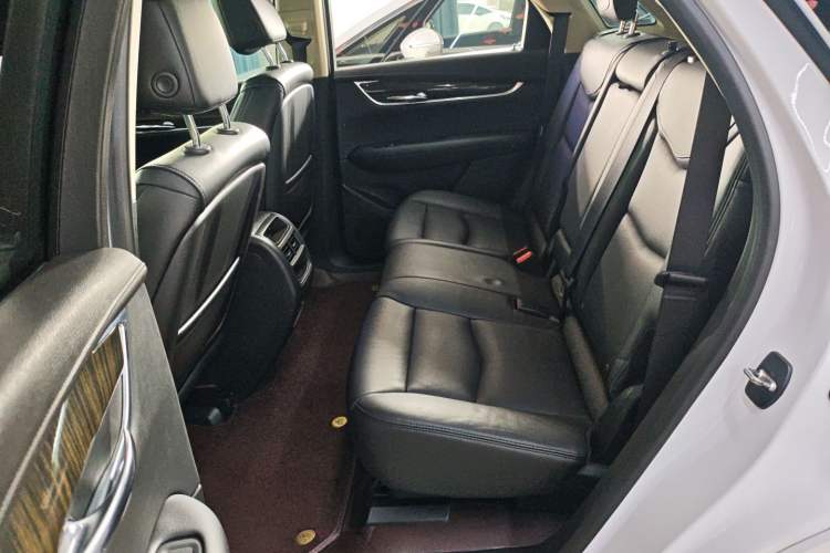 Used Cadillac XT5 2018 25T Luxury Model
