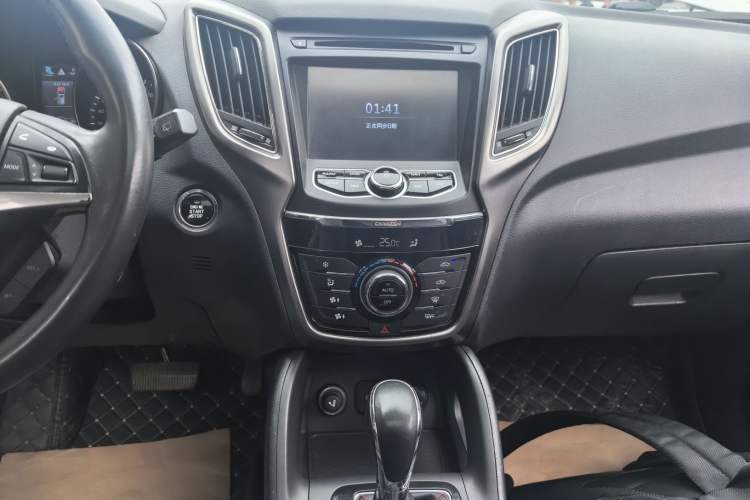 Used CHANGAN CS75 2014 1.8T Automatic Elite Model China IV Standard
