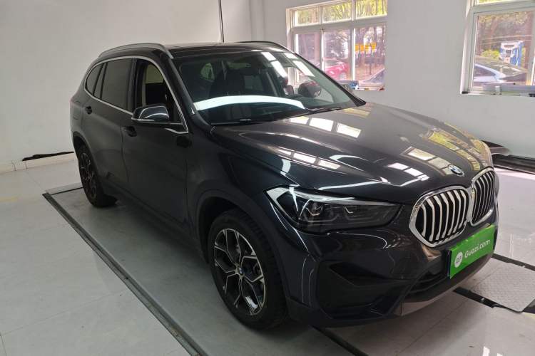 Used BMW X1 2022 sDrive25Li Leading Model Front Right 45 Deg