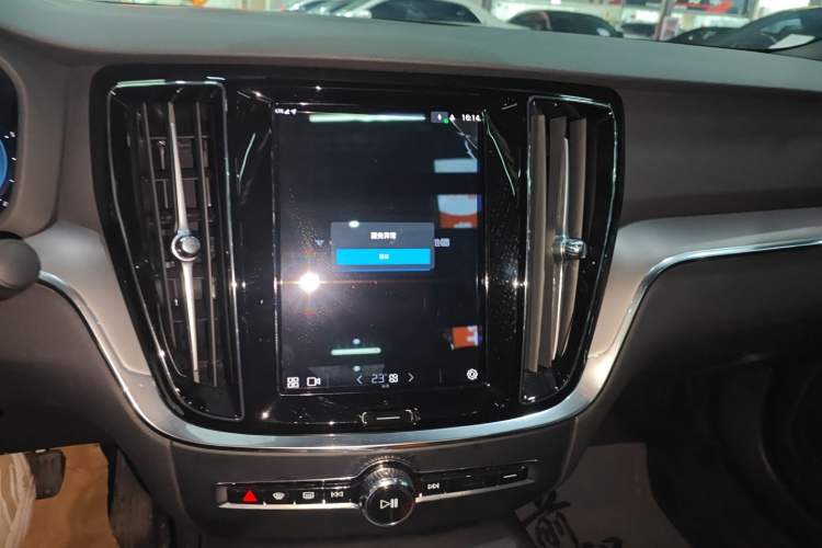 Used Volvo S60 2025 B4 Zhiyi Luxury Edition Audio And AC Panel