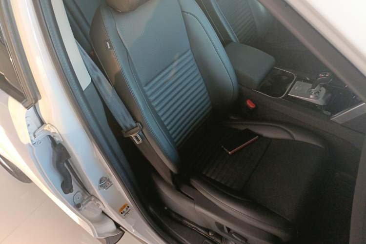 Used Land Rover Discovery Sport 2022 200 PS Family Edition 5 Seats
