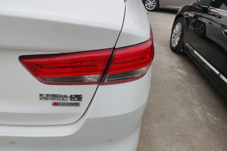 Used Kia K5 2017 2.0L Automatic 15th Anniversary Special Edition LUX
