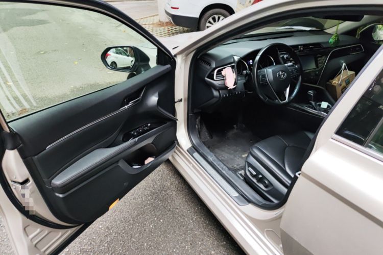 Used Toyota Camry 2018 2.0G Luxury Edition
