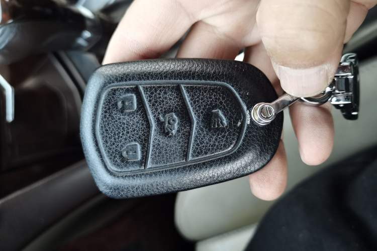 Used Cadillac SRX 2011 3.0L Flagship Edition Vehicle Key