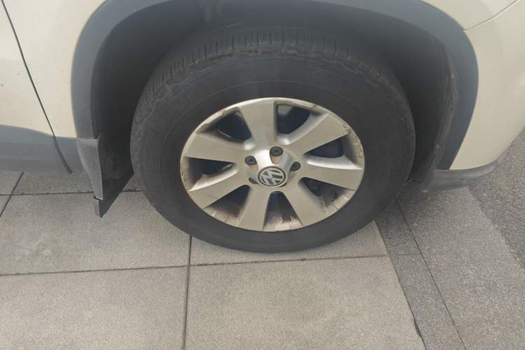 Used Volkswagen Tiguan 2012 1.8TSI Automatic Two-Wheel Drive Trend Edition Right Front Wheel Hub