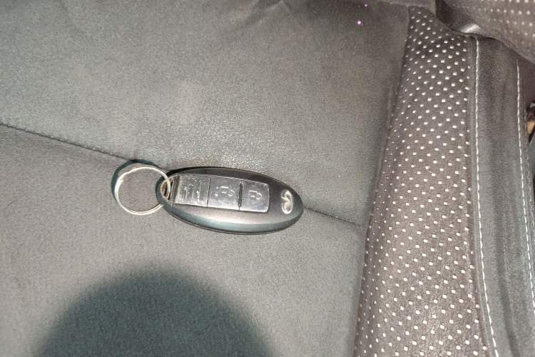 Used Infiniti ESQ 2014 1.6L Spontaneous Edition
