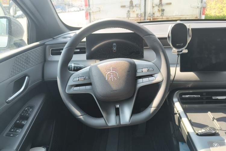 Used BYD Qin PLUS 2025 DM-i Smart Drive 55KM Leading Model