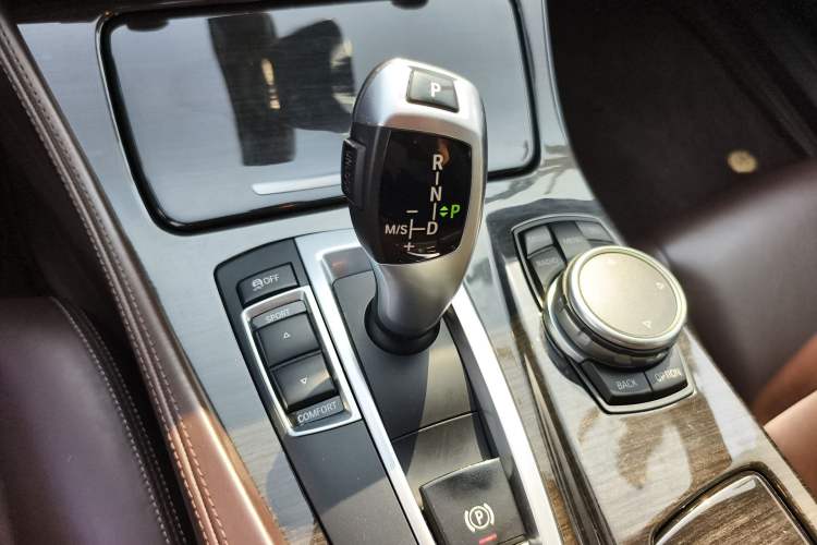 Used BMW 5 Series 2014 525Li Luxury Design Package
