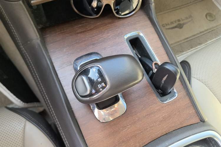 Used Chrysler 300C 2013 3.6L Prestige Edition
