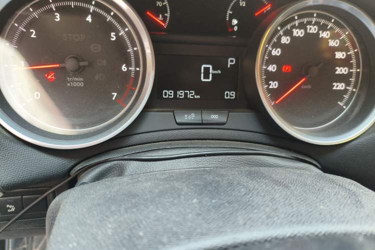 Used Peugeot 408 2015 1.2T Automatic Luxury Edition Odometer Close Up