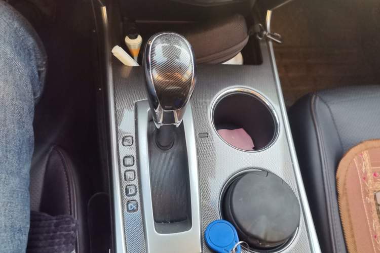 Used Nissan Teana 2014 Duke 2.5L XV Deluxe Edition Gear Lever