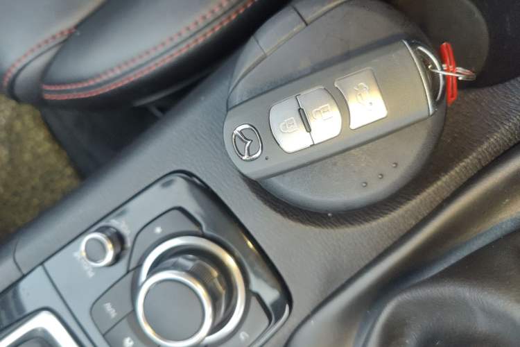 Used Mazda Mazda 3 Axela 2016 Sedan 1.5L Automatic Luxury Model
