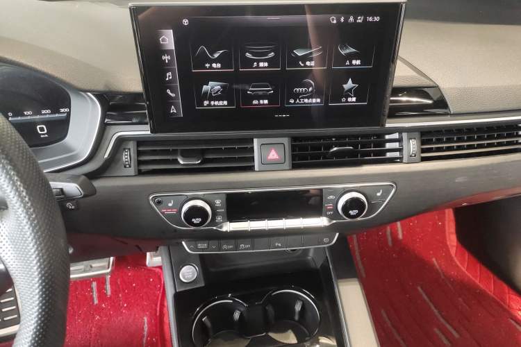 Used Audi A4L 2024 40 TFSI Luxury Dynamic Edition Audio And AC Panel