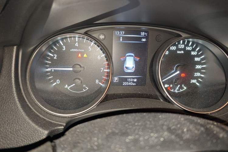 Used Nissan Qashqai 2019 2.0L CVT Luxury Edition Odometer Close Up