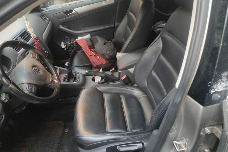 Used Volkswagen Sagitar 2012 1.4TSI Manual Luxury Model Left Front Seat