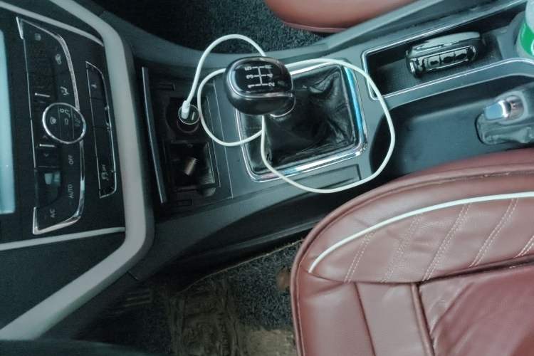 Used Geely Auto Emgrand 2016 Sedan 1.5L Manual Upward Edition Gear Lever