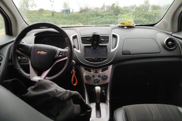 Used Chevrolet Trax 2016 1.4T Automatic Two-Wheel Drive Luxury Version Center Console