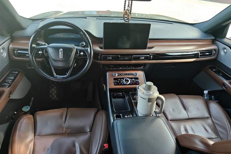 Used Lincoln Aviator 2021 3.0T V6 All-Wheel-Drive Executive Edition