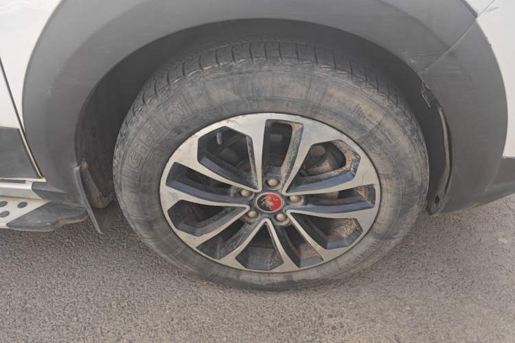 Used FORTHING Joyear X5 2015 1.6L Manual Luxury Model
