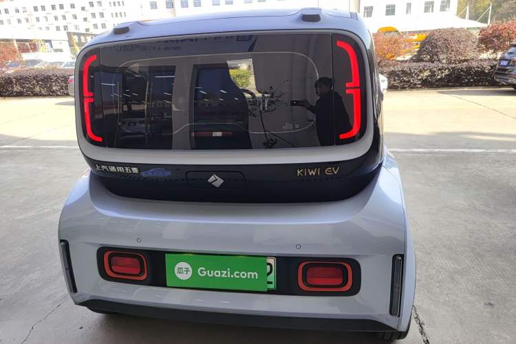 Used Baojun KiWi EV 2021 Artist Model Lithium Iron Phosphate