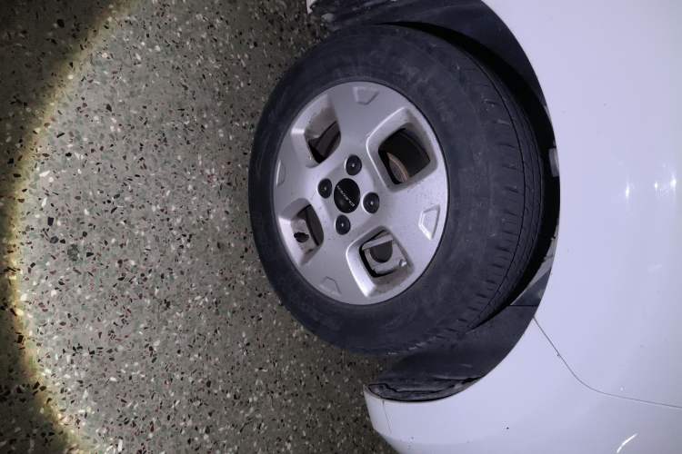 Used Roewe Clever 2020 Urban Style Edition Right Front Wheel Hub